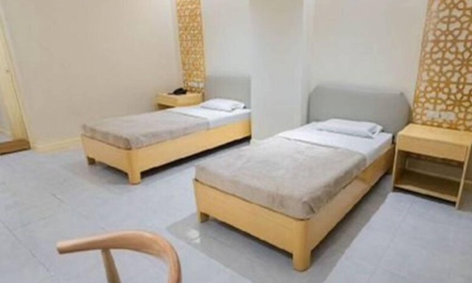 Downtown Tacloban Wohnung | A Symphony of Style: Etsu Hotel's Studio in Harmony