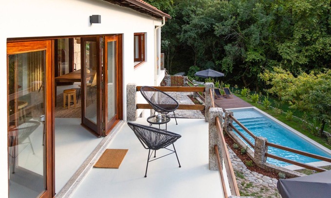 Vieira do Minho Haus | A unique hideaway, embraced by the breathtaking hillside of Caniçada, Gerês