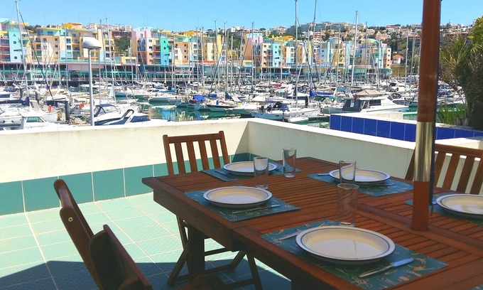 Albufeira Villa | Eine Villa mit Pool in der ersten Reihe der Marina