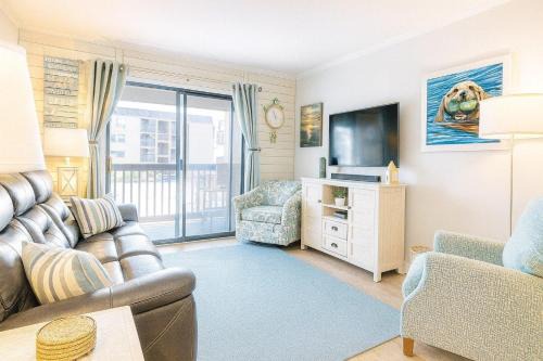 Cherry Grove Beach Haus | A Wave from it All - Sea Cabin 146