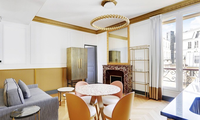 8th Arrondissement Wohnung | A Wonderful 1-BR in the Champs Elysées