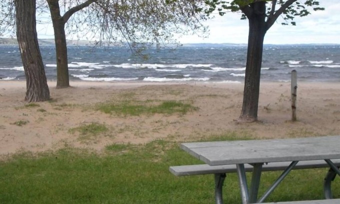 Traverse City Eigentumswohnung | Ein wunderbarer Ort das ganze Jahr!