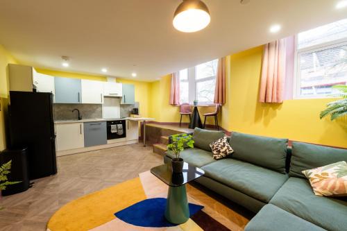 Riverside Wohnung | Aaron Wise - 51 Fitzhamon Apartments