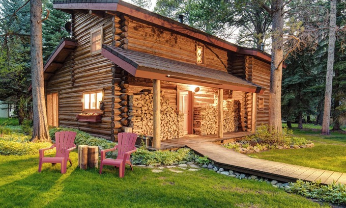 Moose Wilson Road Haus | Abode at the Aspens | Secluded Fish Creek Mountain Retreat | Hot Tub | Close to Village & Nat. Parks