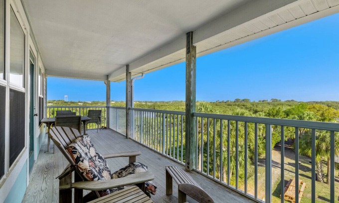 Cedar Key Eigentumswohnung | Above the Rest B301: A spacious penthouse with water views