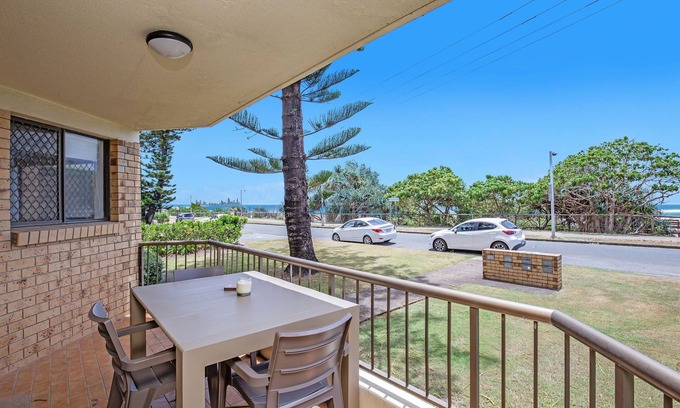 Bilinga Wohnung | Absolute Beach Front Apartment