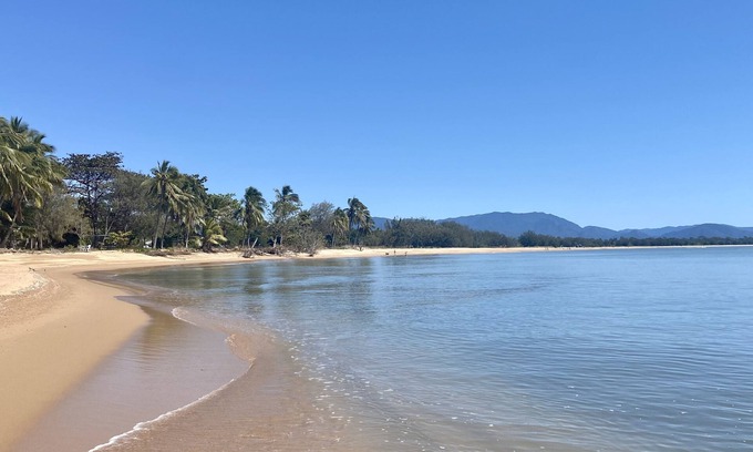 Bluewater Haus | Absolute Beachfront