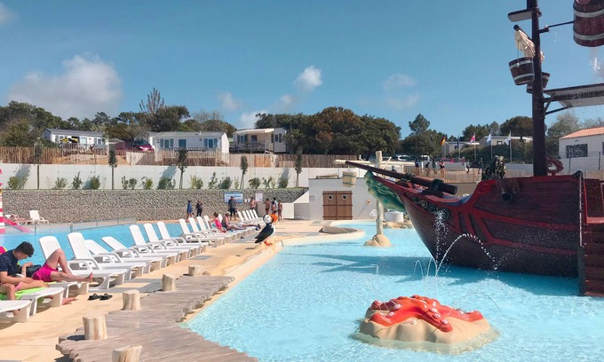 Domino Haus | Accès direct plage | Camping 4* | Parc aquatique