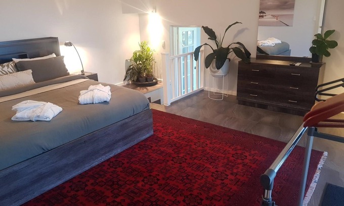 Swan View Haus | Accommodation on the escarpment of Perth Hills - incredible views and sunsets