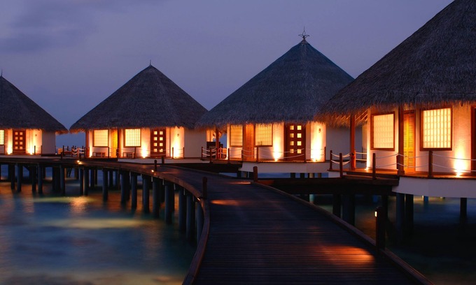 Meedhupparu Resort | Adaaran Prestige Water Villas - with Dine around Premium All inclusive - 24 hours – 45 Minutes from Male by Seaplane