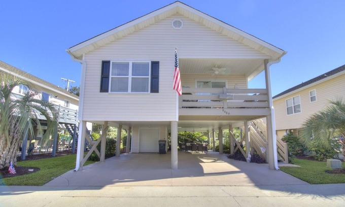 Myrtle Beach Hütte | Adorable 3BR 2BA Cottage - Shore Drive Area of Myrtle Beach!