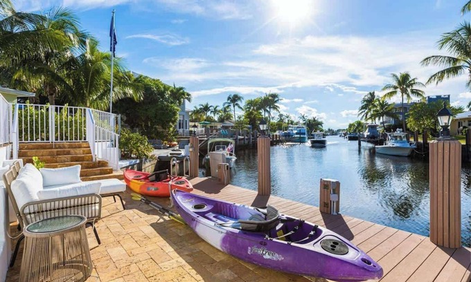 Pompano Isles Haus | Adorable Villa with water front in Pompano