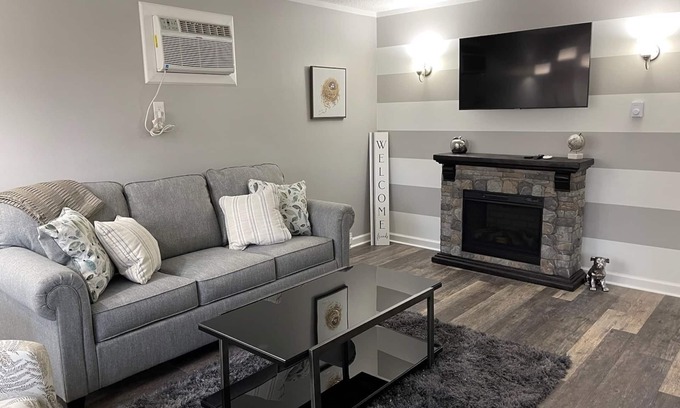 Holly Wohnung | Adventure Acres- Suite C1