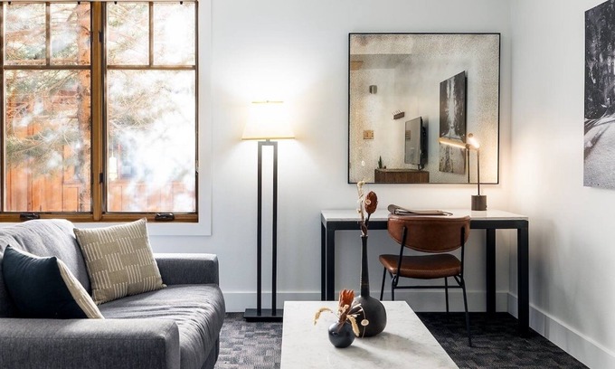 Truckee Hotel | Adventurer's Base w/ Outdoor Hot Tub & Sauna - Minutes from Skiing Trails