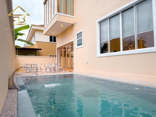 Hulu Kinta Haus | Aesthetic Muji Pool Villa in Ipoh 5BR 24Pax Karaoke Snooker Air hockey