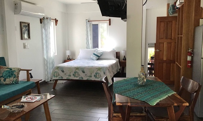 Placencia Wohnung | Neue Auflistung im Dorf - beste Lage!