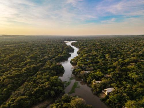Hluhluwe Kabine | AfriCamps at Bonamanzi Game Reserve