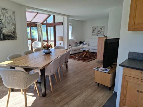 Davos Wohnung | Agrimonia - 5,5-Zi Duplex Wohnung bis 11 Personen mit eigenem Garten