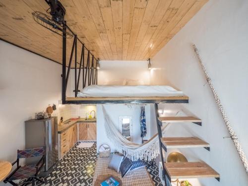 Morong Wohnung | AGTA Nest Loft in Subic Bay with Self-Serve Breakfast - WiFi, Monkeys, Pet Friendly with a Fee