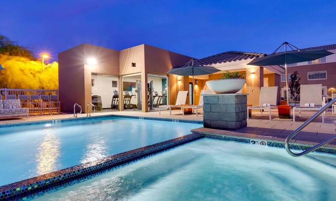 Edwards Business Park Hotel | Aiden by Best Western Scottsdale North