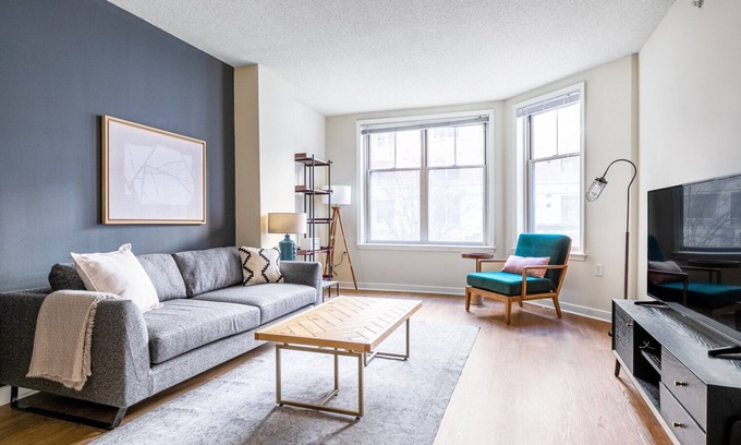 West End Wohnung | Airy Foggy Bottom 1BR w/ Gym, Pool, DM, nr. World Bank, by Blueground