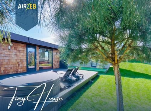 Biharia Haus | airzeb Uno - A3 Highway at Borș2