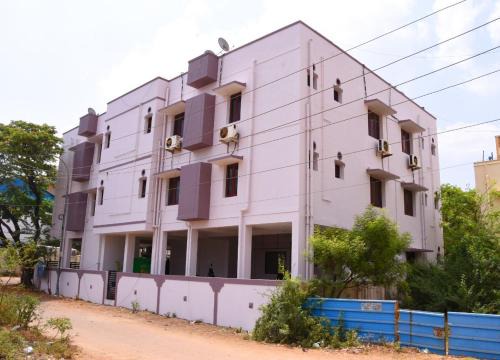 Ambattur Wohnung | Aishwaryam Deshna Service Apartment Ambattur Chennai