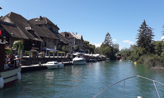 Aix-les-Bains Wohnung | Aix-les-Bains Grand Port T2 Furnished 3 Stars Terrace 57m2