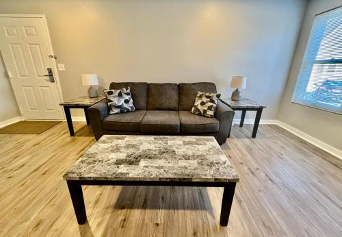 South Central Omaha Wohnung | Aksarben View Gem-Near UNO