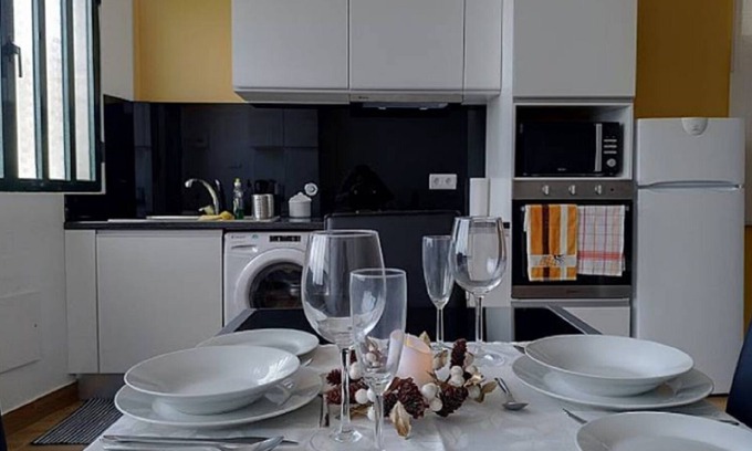 Ponta Delgada Wohnung | COSY STUDIO, ERSTAUNLICHE AUSSICHTEN FÜR EINEN KLEINEN PREIS!