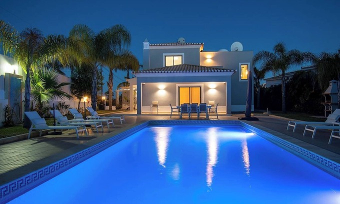 Mato Serrao Villa | Albatroz Gorgeous & Spacious Villa in Carvoeiro