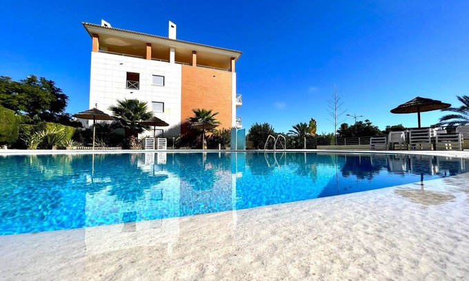 Montechoro Wohnung | Albufeira Modern 3 With Pool by Homing