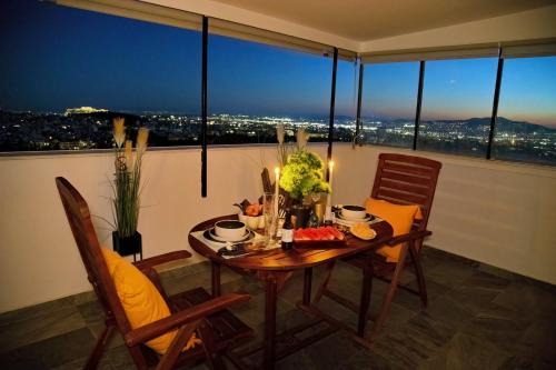 New Kypseli Wohnung | Alex Suite with private jacuzzi