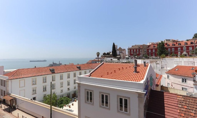 Santa Maria Maior Wohnung | Alfama River View Tailor Made Flat