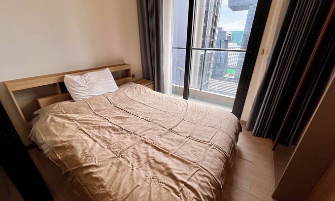 Rama 9 Wohnung | All-Inclusive High Floor Studio w/Balcony, Pool & Gym, MRT 200m Away