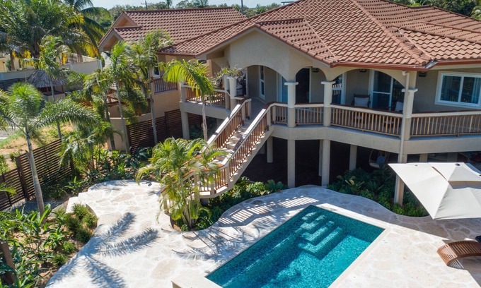 Cocoplum Villa | Seahorse Villa Renoviert 2018 | Pool mit Zugang zum Strand | Schlafmöglichkeiten für 10 | in der Nähe von Placencia