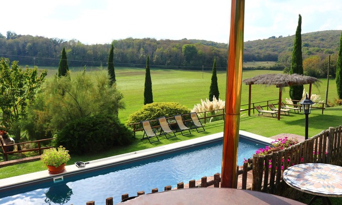Simignano Villa | Tuscan Villa, Pool, Whirlpool, kostenloses Wi-Fi, Siena