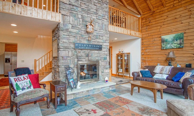 Slatyfork Farm Haus | Allen's Mountain Retreat 4 Br: Outdoor Hot Tub/Short Drive to Snowshoe Mountain Slopes
