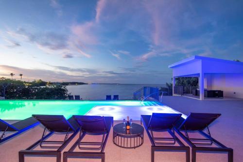 Grand Harbour Haus | Allure #22 3BR Waterfront