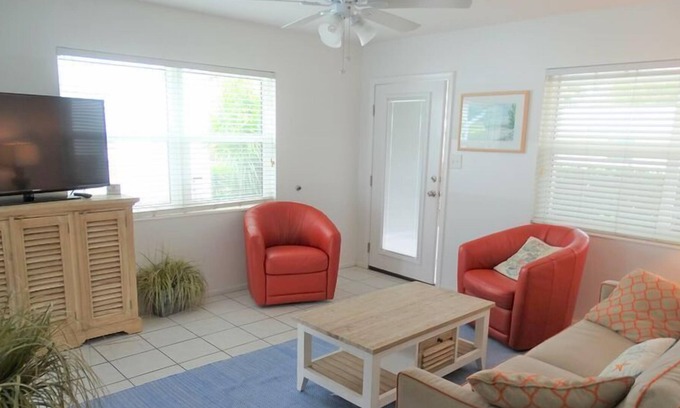 Aloha Kai Haus | Aloha Kai - Unit 16-Private villa!