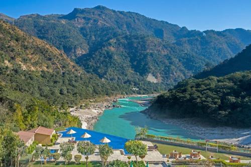 Tapovan Wohnung | Aloha on the Ganges Ganga View with Infinity Pool 2BHK 408 by Almost Heaven