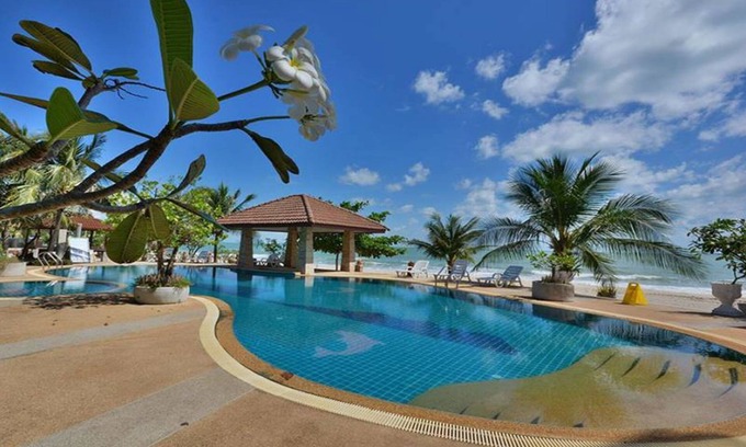 Khanom Hotel | Alongkot Beach Resort Khanom