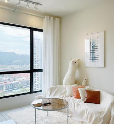 Kampung Sungai Raya Wohnung | Alpaca - Spacious Tranquil