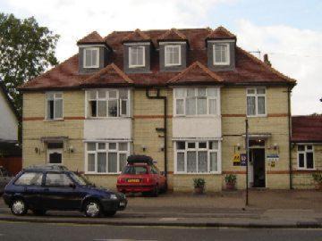 Cambridge Haus | Alpha Milton Guest House