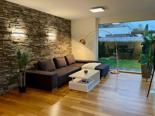Koblach Wohnung | Alpine Haven Hideaway