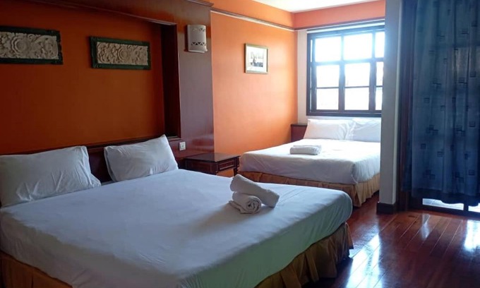 Taman Tanjung Skihütte | Alpine LXPD Premium Water Chalet