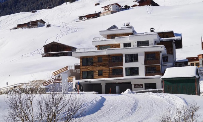 Juns Wohnung | Alps Tux