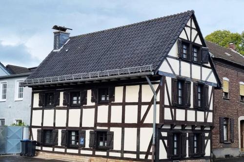 Zundorf Haus | altes romantisches Fachwerkhaus in Rheinnähe auch für Workation geeignet