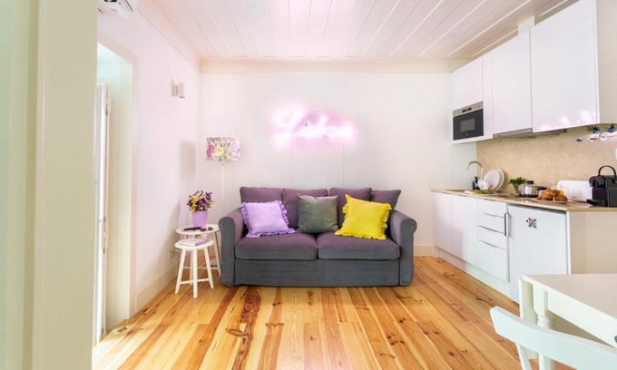 Mouraria Wohnung | ALTIDO Chic 1BR Apt with balcony close by Graça Viewpoint and tram stops