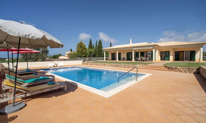 Lagoa e Carvoeiro Haus | Alto da Rafoia by Interhome